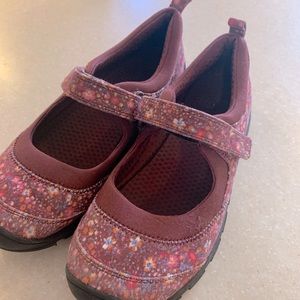 Lands End girls Mary Janes, size 4M